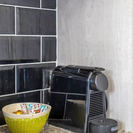 Koukaki Apartment- Near Acropolis-athlete's Choice *